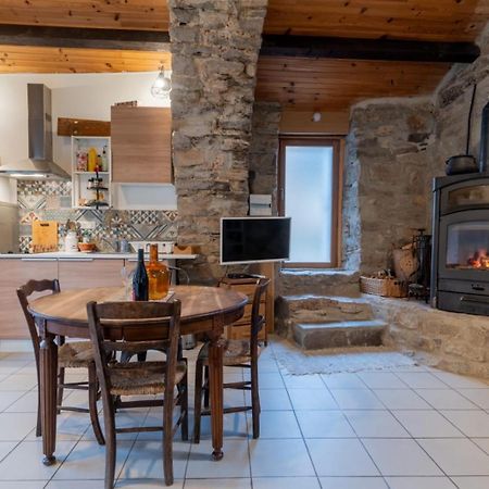 Petite Maison Pleine Nature La Bastide-Pradines 外观 照片