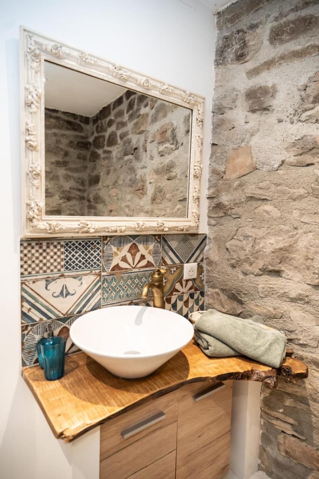 Petite Maison Pleine Nature La Bastide-Pradines 外观 照片