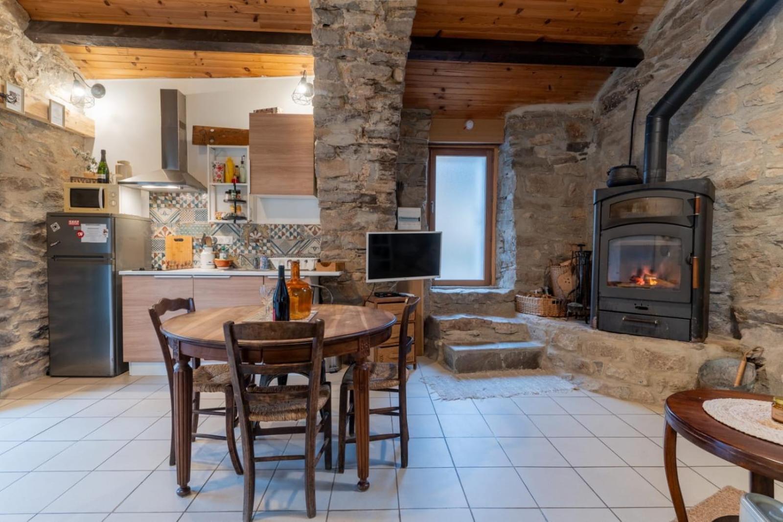Petite Maison Pleine Nature La Bastide-Pradines 外观 照片